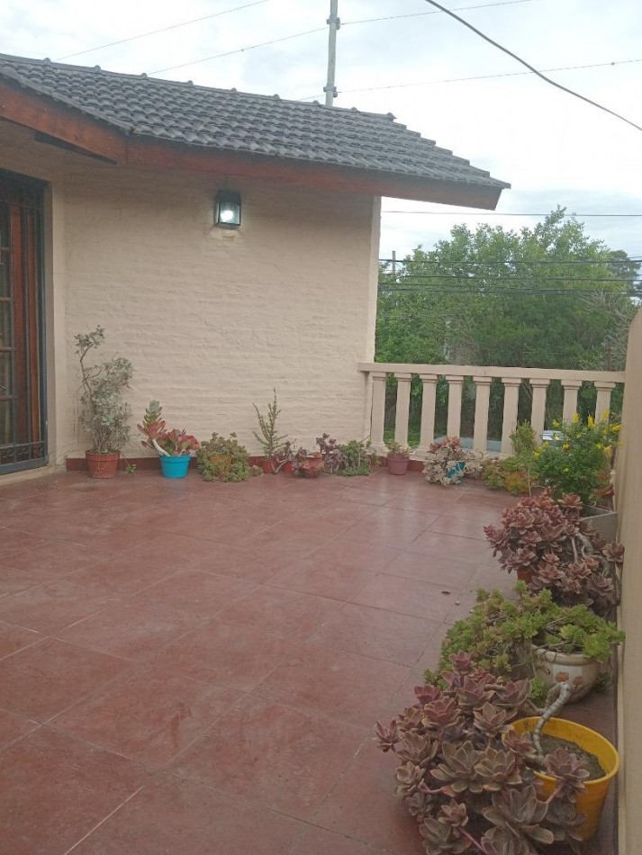 VENTA CASA 5 AMBIENTES BELLA VISTA CON QUINCHO Y PILETA