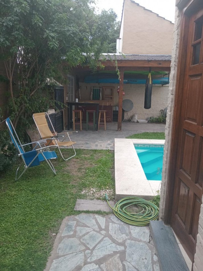 VENTA CASA 5 AMBIENTES BELLA VISTA CON QUINCHO Y PILETA