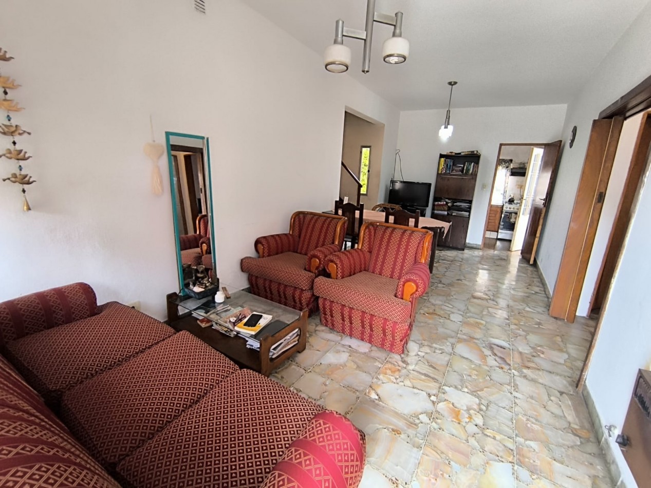 VENTA CASA 4 AMBIENTES CON PARQUE Y PILETA MUÑIZ APTO CREDITO