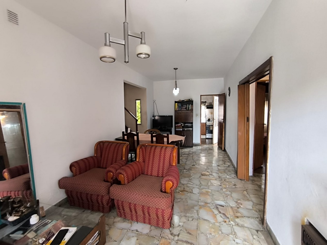 VENTA CASA 4 AMBIENTES CON PARQUE Y PILETA MUÑIZ APTO CREDITO