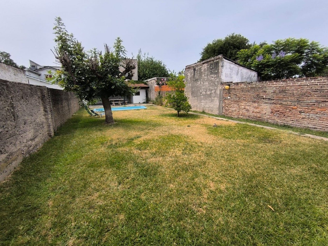 VENTA CASA 4 AMBIENTES CON PARQUE Y PILETA MUÑIZ APTO CREDITO