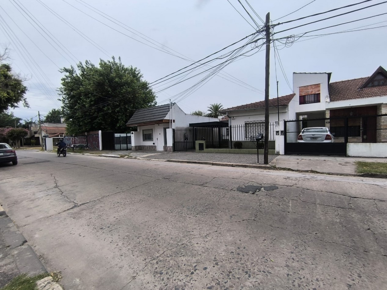 VENTA CASA 4 AMBIENTES CON PARQUE Y PILETA MUÑIZ APTO CREDITO