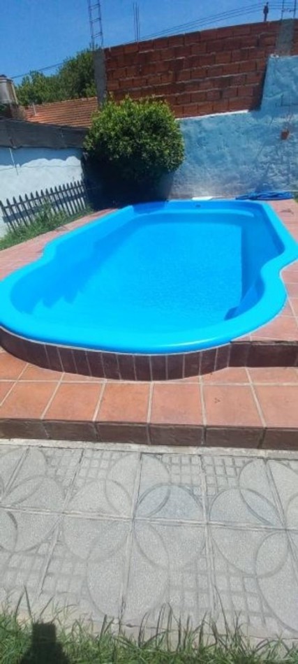 VENTA CASA 3 AMBIENTES CON PATIO Y PILETA BELLA VISTA