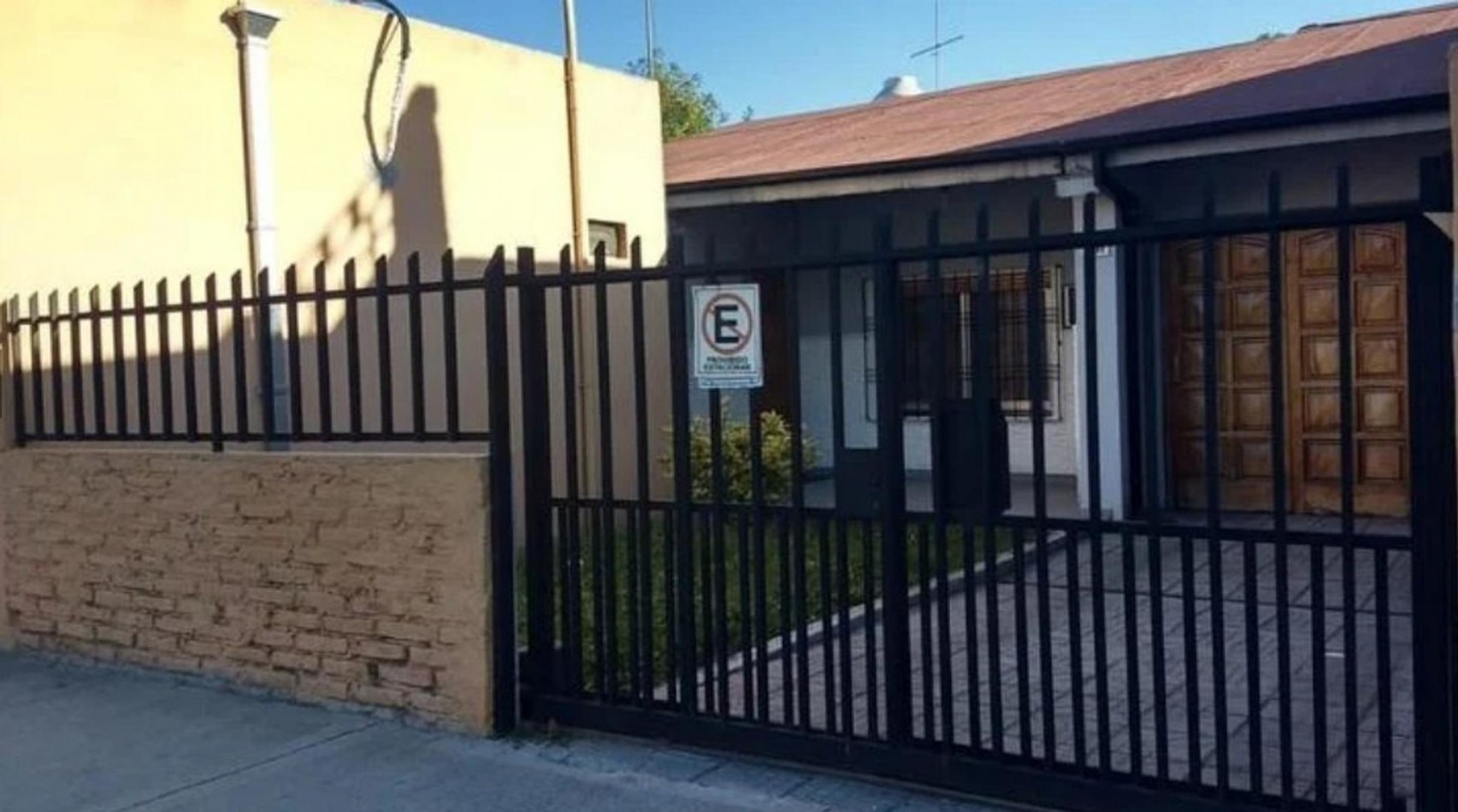 VENTA CASA 3 AMBIENTES CON PATIO Y PILETA BELLA VISTA