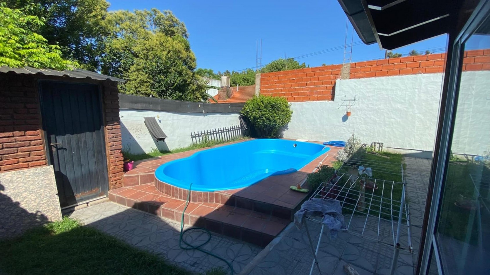 VENTA CASA 3 AMBIENTES CON PATIO Y PILETA BELLA VISTA