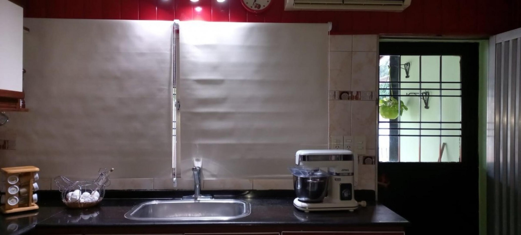 VENTA CASA 3 AMBIENTES CON PATIO Y PILETA BELLA VISTA