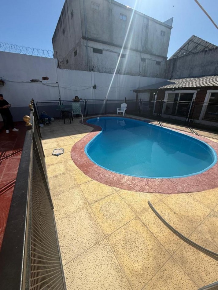 VENTA CASA 3 AMBIENTES CON PILETA Y QUINCHO SAN MIGUEL 