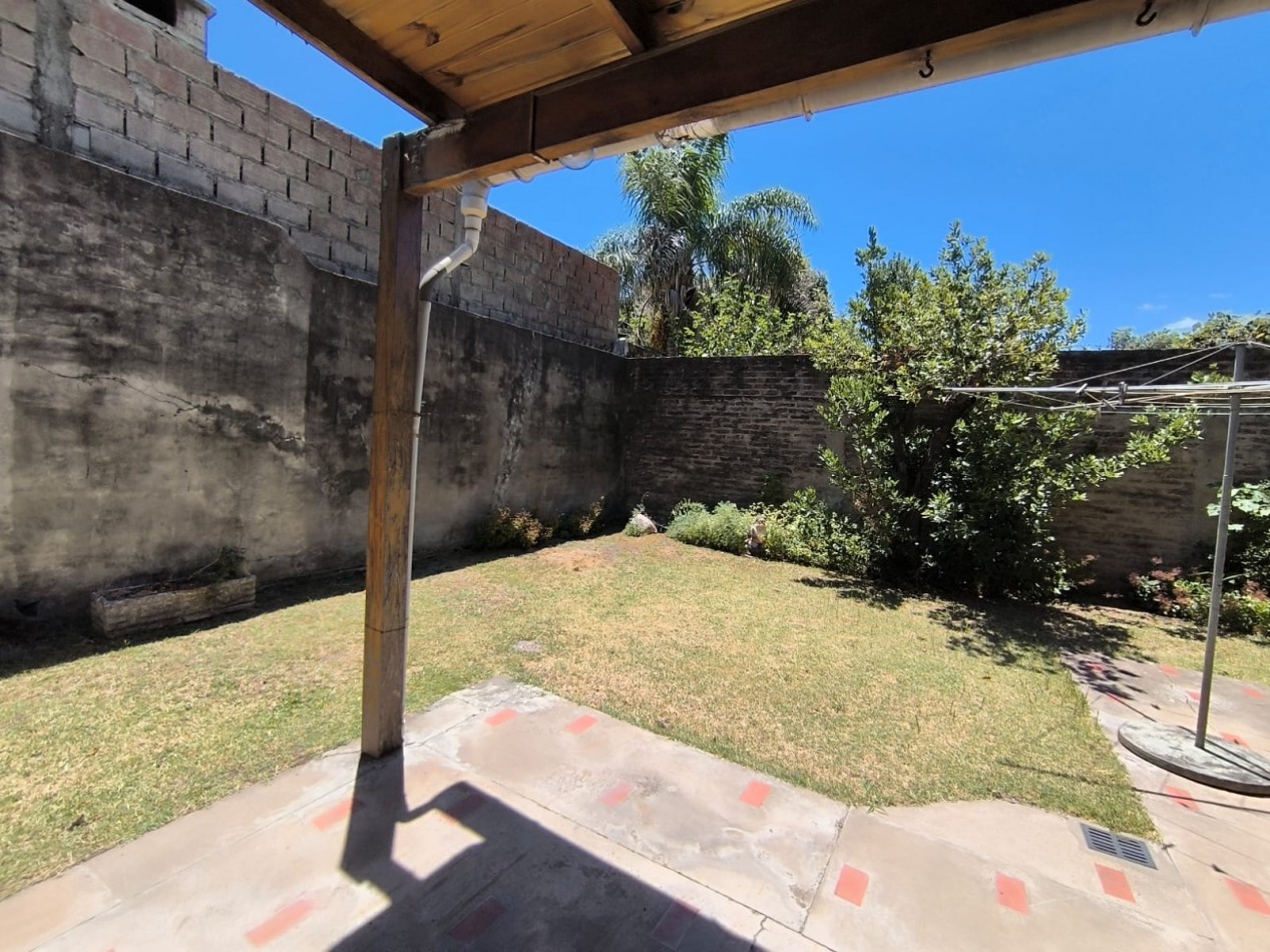 VENTA CASA 3 AMBIENTES CON PATIO CENTRO LOS POLVORINES