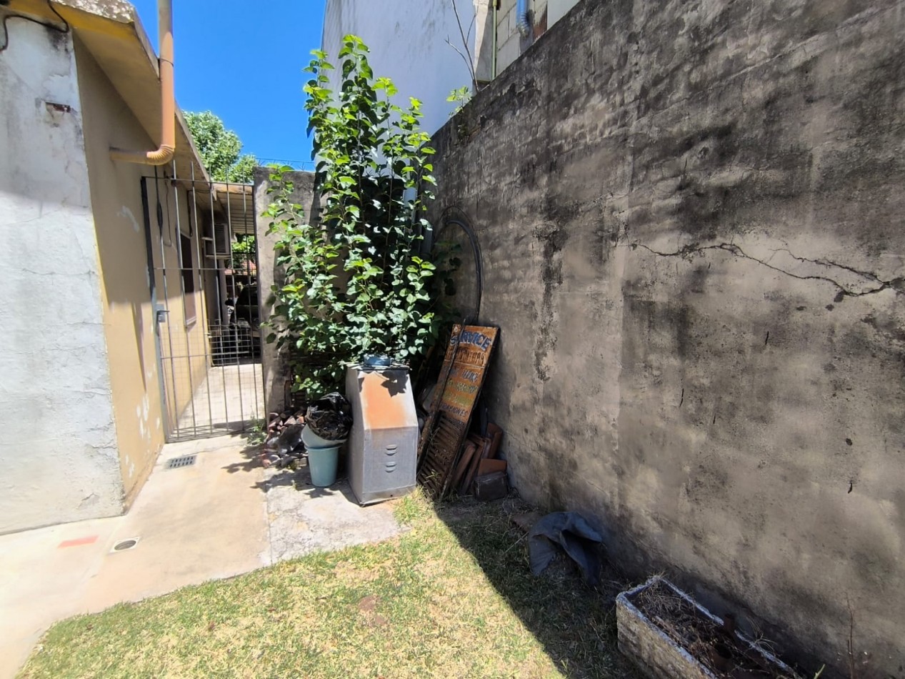 VENTA CASA 3 AMBIENTES CON PATIO CENTRO LOS POLVORINES