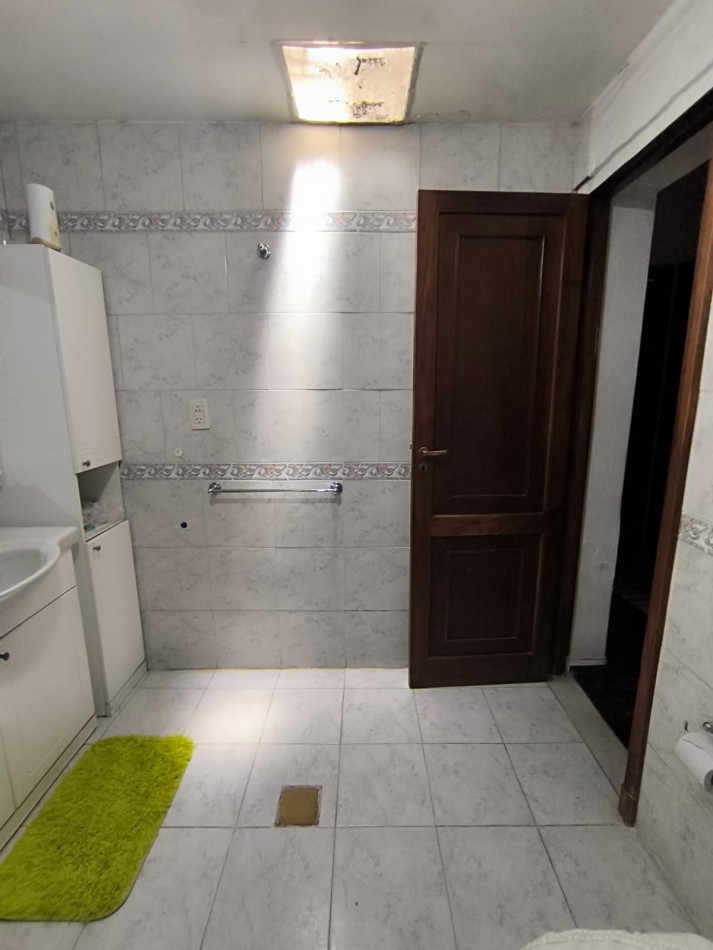 VENTA CASA 3 AMBIENTES CON ENTRADA DE AUTO PATIO PARRILLA