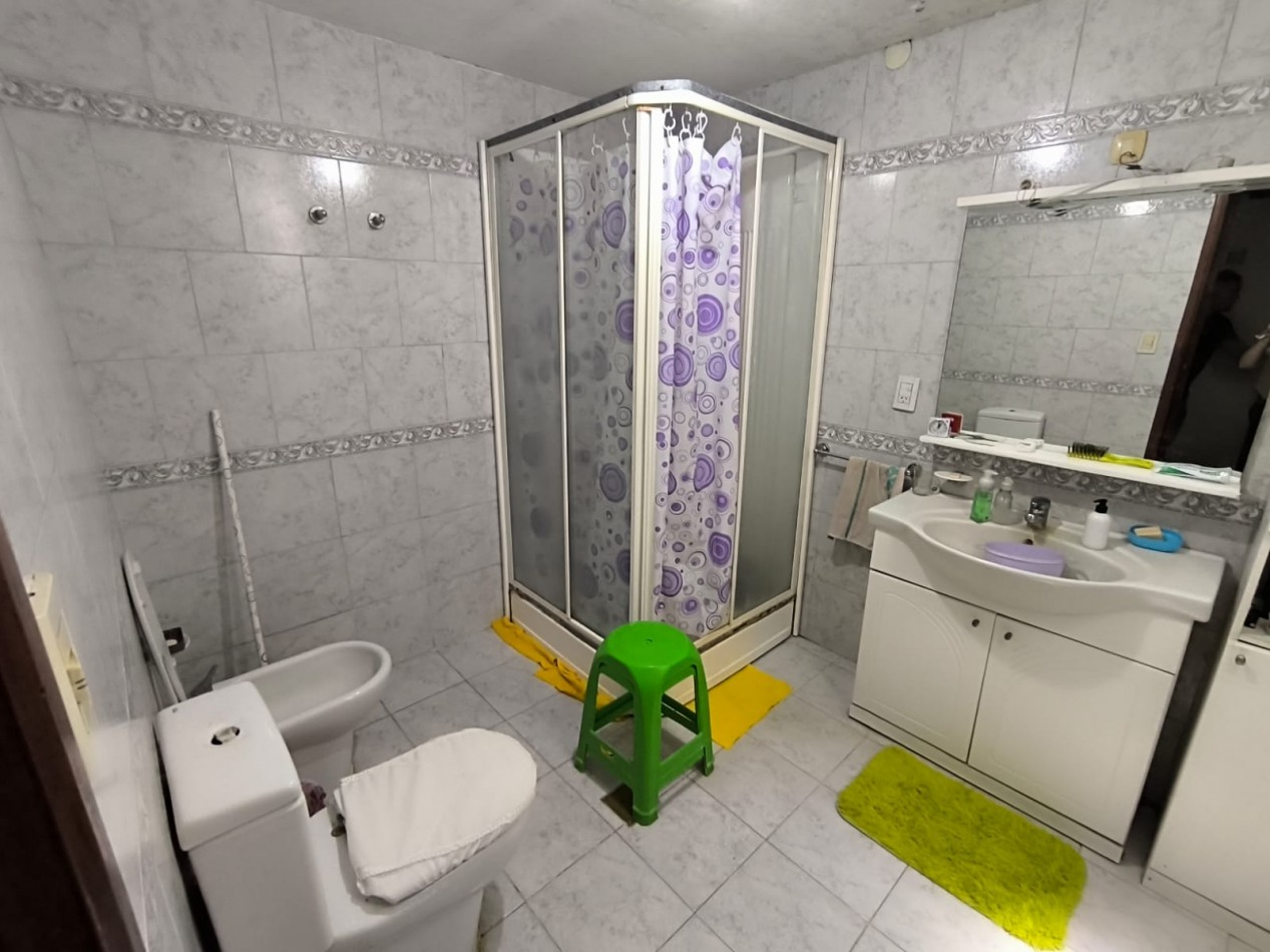 VENTA CASA 3 AMBIENTES CON ENTRADA DE AUTO PATIO PARRILLA