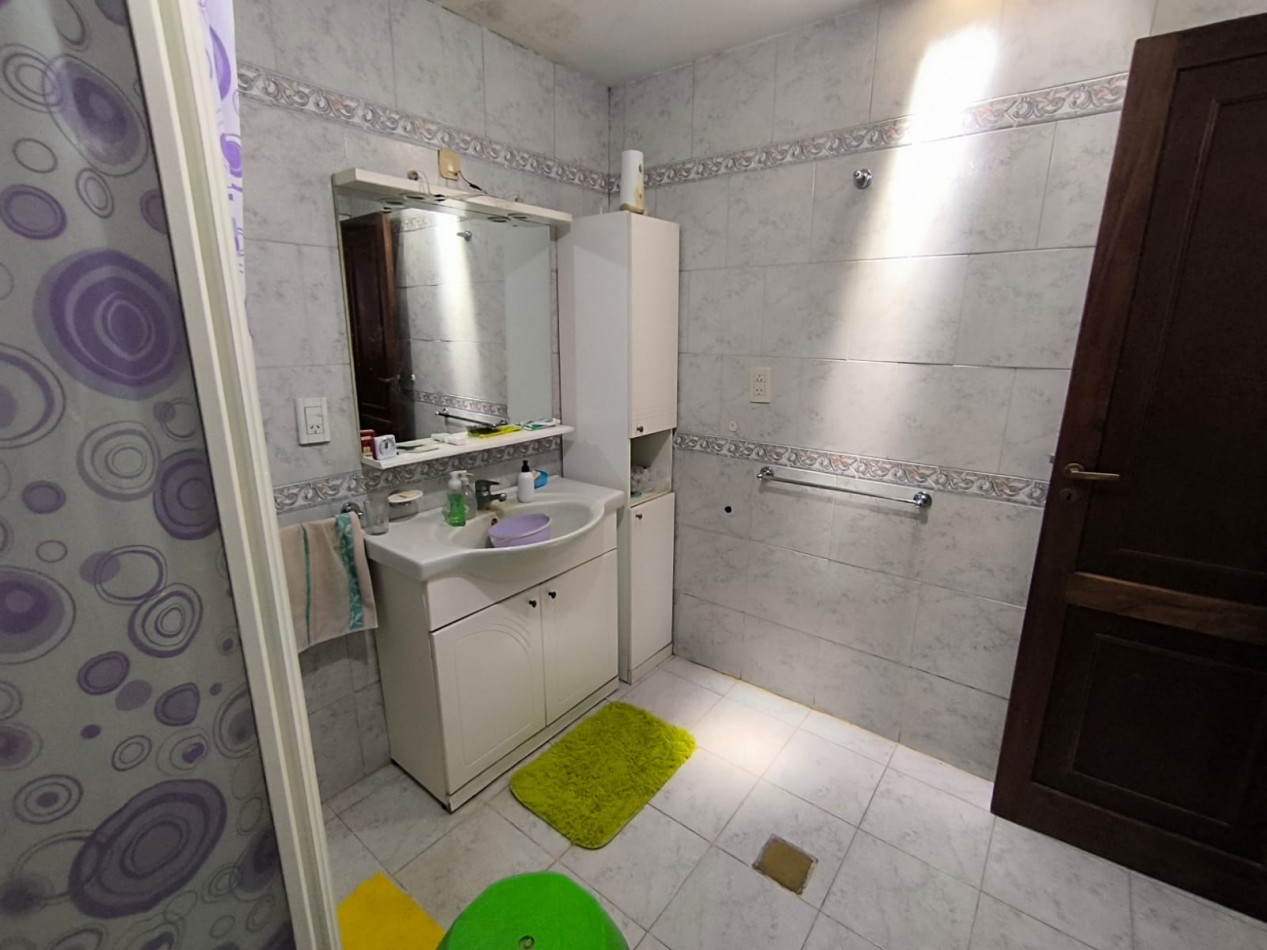 VENTA CASA 3 AMBIENTES CON ENTRADA DE AUTO PATIO PARRILLA