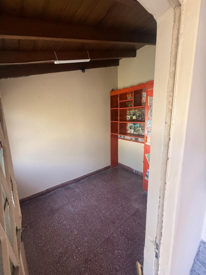 VENTA CASA 4 AMBIENTES CON ENTRADA DE AUTO PARQUE Y PARRILLA - APTO CREDITO