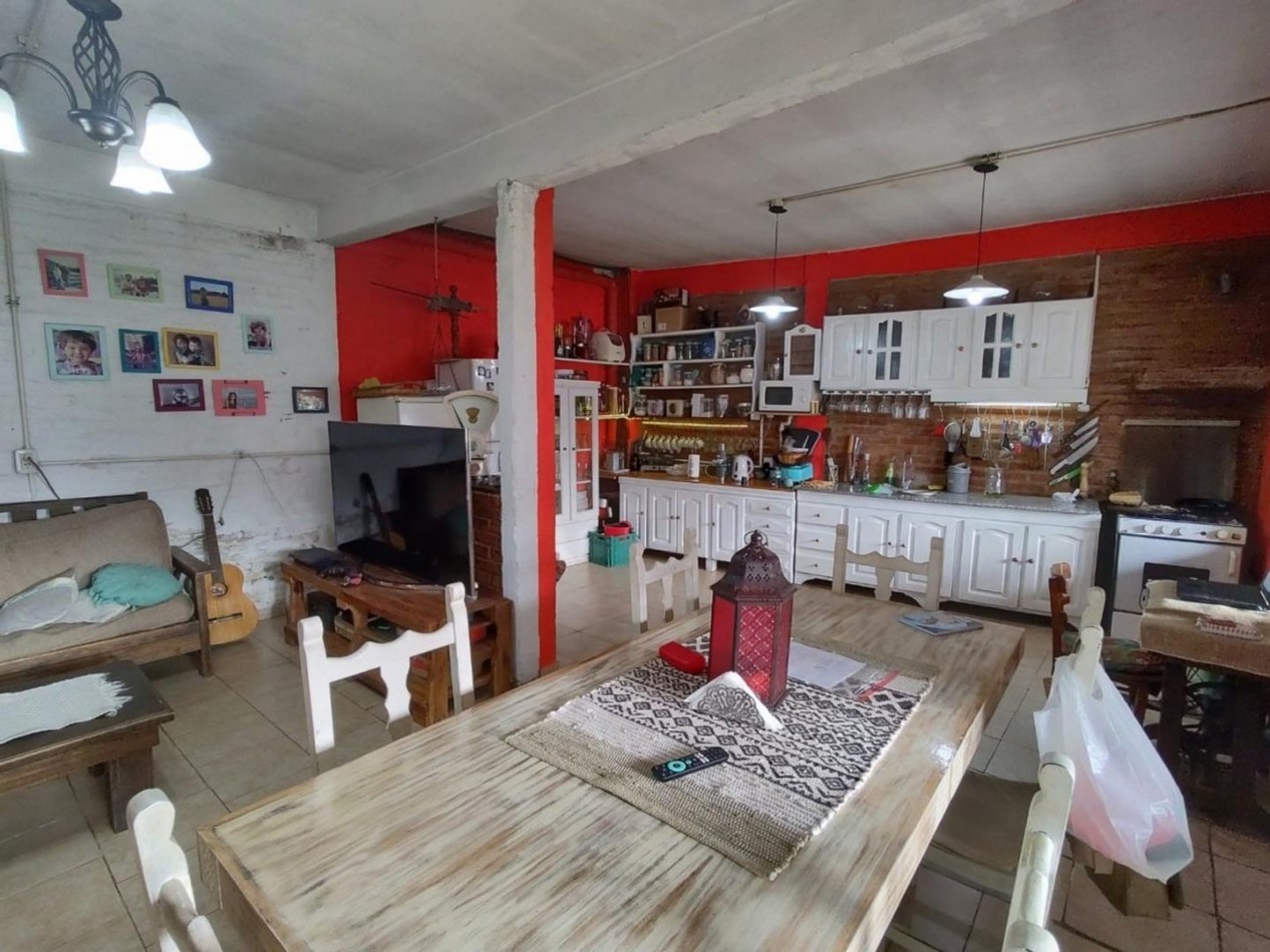 VENTA CASA 4 AMBIENTES CON LOCAL BELLA VISTA
