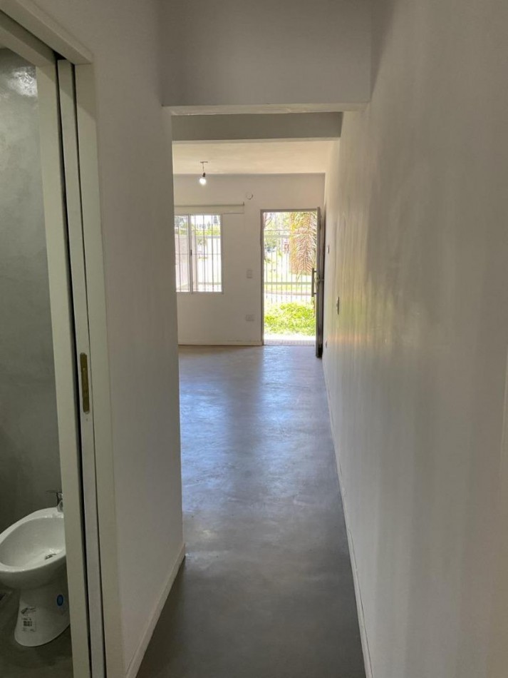 VENTA DEPARTAMENTO 2 AMBIENTES AMPLIO CON PATIO Y ENTRADA DE AUTO SAN MIGUEL A ESTRENAR
