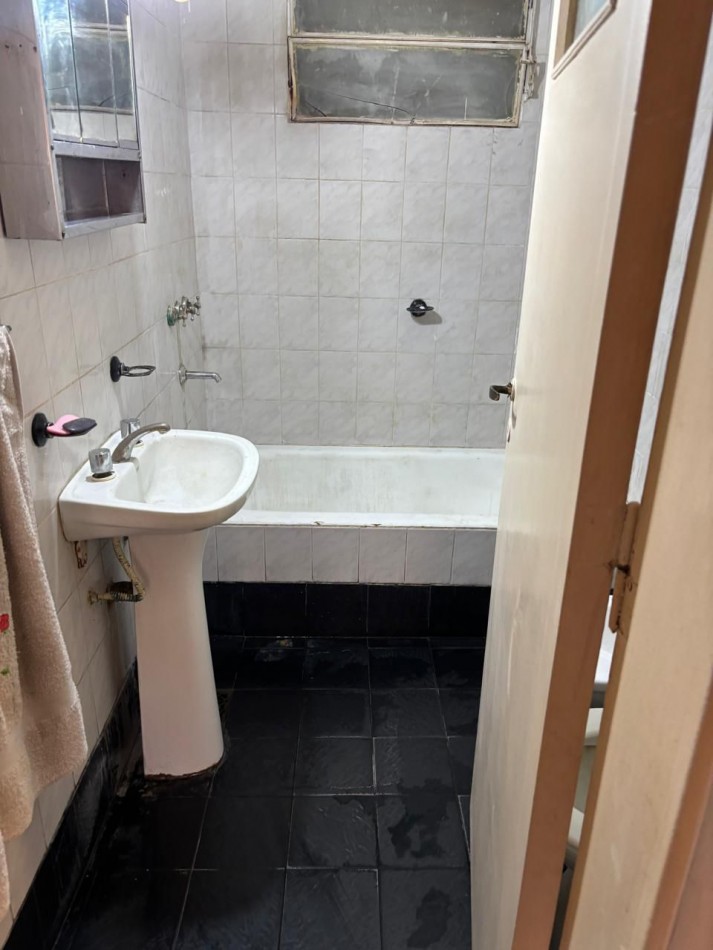 VENTA CASA DE 3 AMBIENTES CON GARAGE LOS POLVORINES