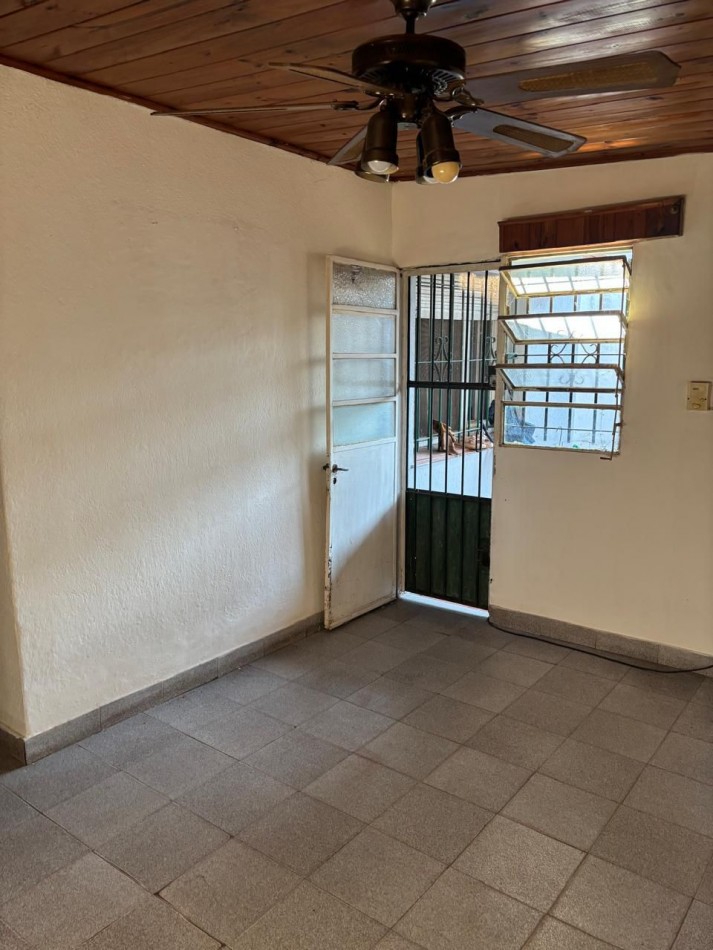 VENTA CASA DE 3 AMBIENTES CON GARAGE LOS POLVORINES