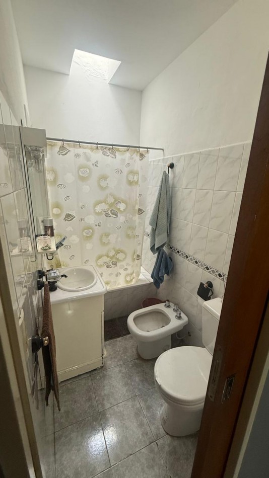 VENTA CASA 3 AMBIENTE CON PATIO Y COCHERA VILLA DE MAYO