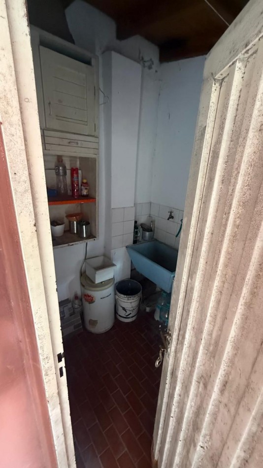 VENTA CASA 3 AMBIENTE CON PATIO Y COCHERA VILLA DE MAYO