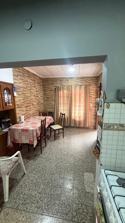 VENTA CASA 3 AMBIENTE CON PATIO Y COCHERA VILLA DE MAYO