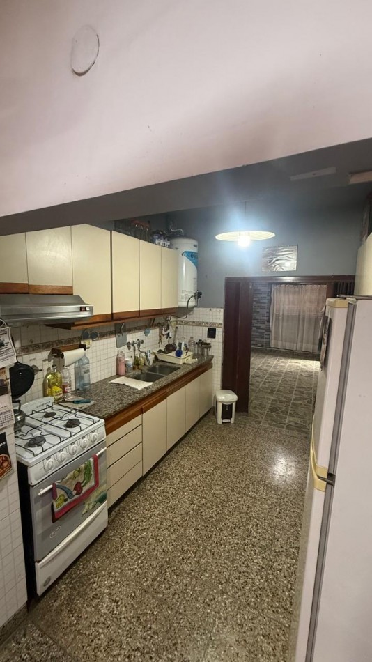 VENTA CASA 3 AMBIENTE CON PATIO Y COCHERA VILLA DE MAYO