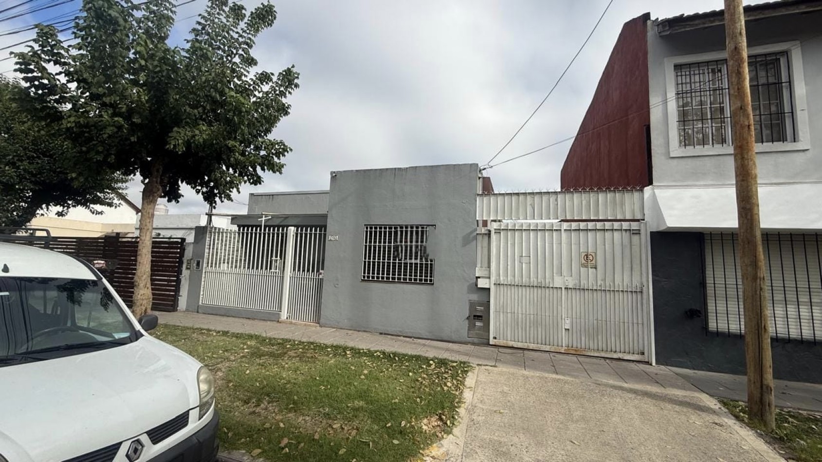 VENTA CASA 3 AMBIENTE CON PATIO Y COCHERA VILLA DE MAYO