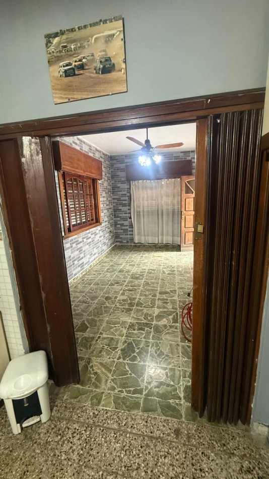 VENTA CASA 3 AMBIENTE CON PATIO Y COCHERA VILLA DE MAYO