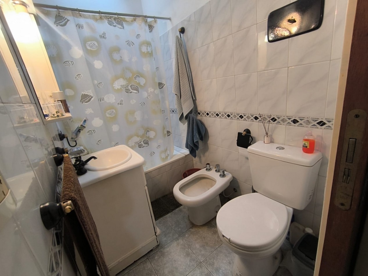 VENTA CASA 3 AMBIENTE CON PATIO Y COCHERA VILLA DE MAYO