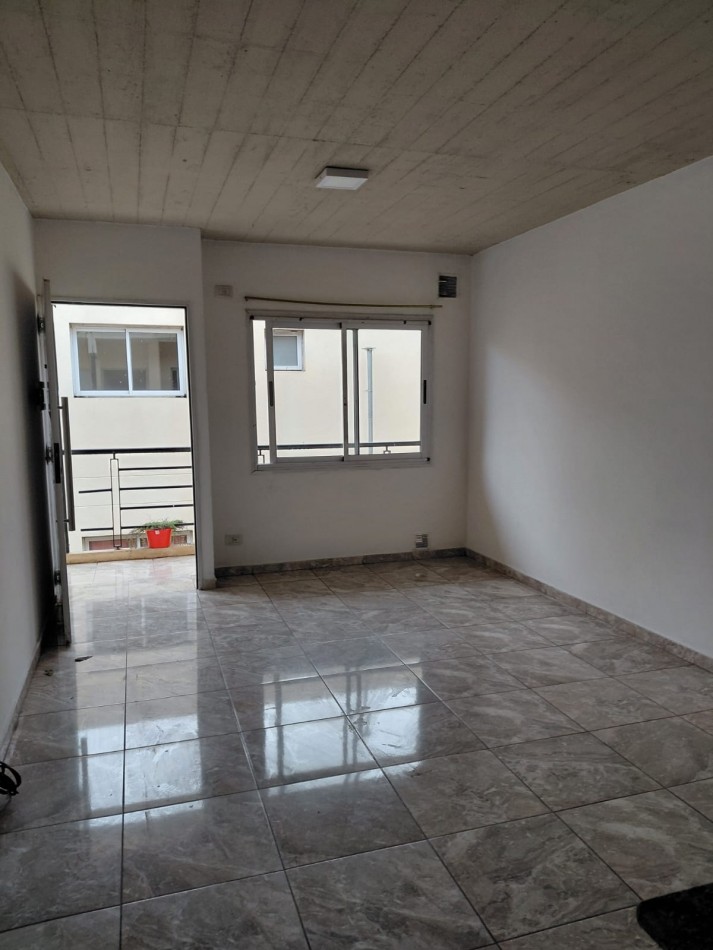 Dpto 2 ambientes Complejo Cerrado Irigion y Dorrego