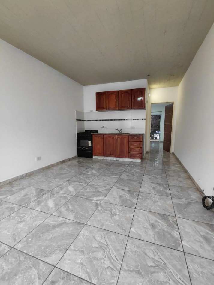 Dpto 3 ambientes en Complejo Cerrado en la calle Irigoin y Dorrego 