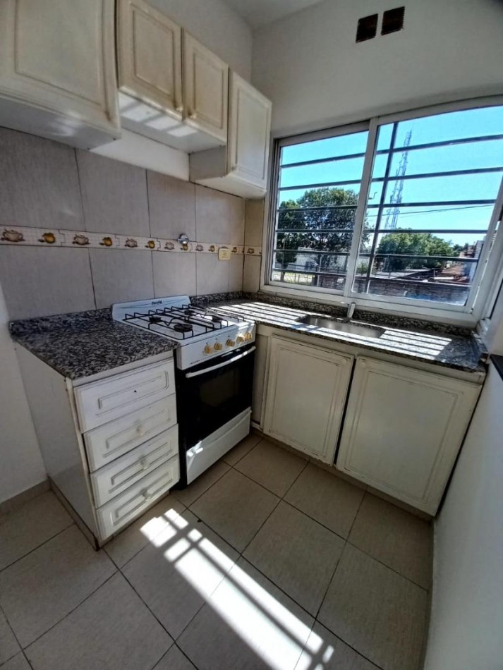 ALQUILER DEPARTAMENTO DOS AMBIENTES CON COCHERA