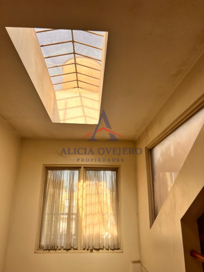 VENTA CASA  6 AMB  c/PILETA y QUINCHO - MUÑIZ  - SAN MIGUEL