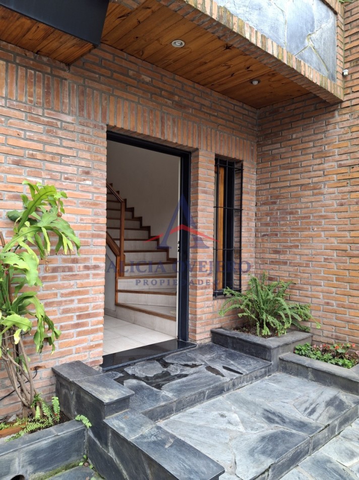 VENTA CASA  6 AMB  c/PILETA y QUINCHO - MUÑIZ  - SAN MIGUEL