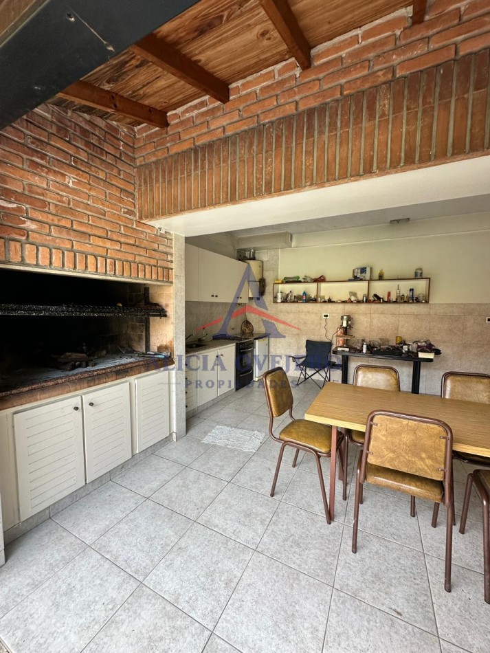 VENTA CASA  6 AMB  c/PILETA y QUINCHO - MUÑIZ  - SAN MIGUEL