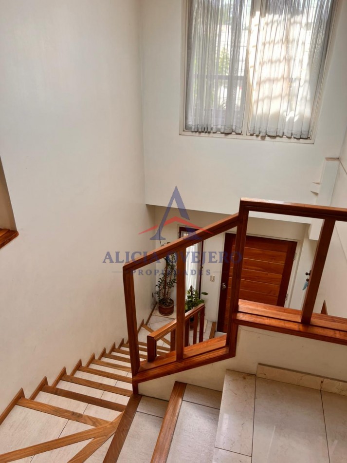 VENTA CASA  6 AMB  c/PILETA y QUINCHO - MUÑIZ  - SAN MIGUEL