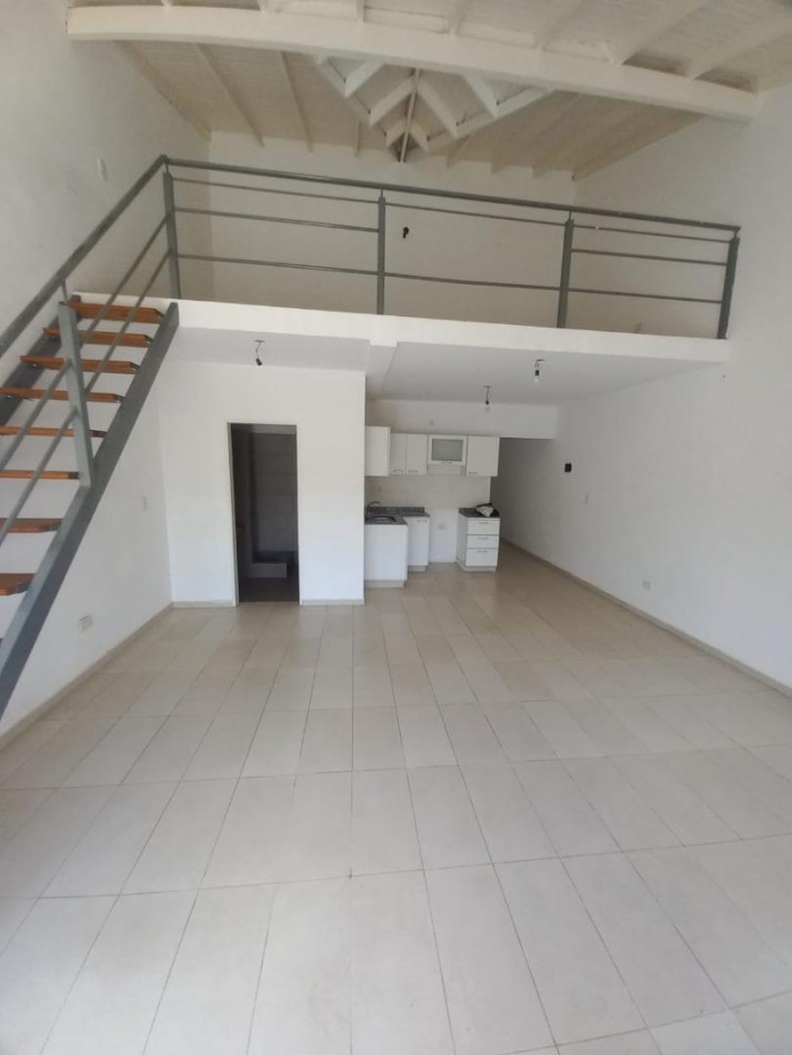 VENTA DEPARTAMENTO 2 AMBIENTES AMPLIO SAN MIGUEL
