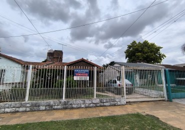 VENTA CASA 3 AMBIENTES CON ENTRADA DE AUTO PATIO PARRILLA